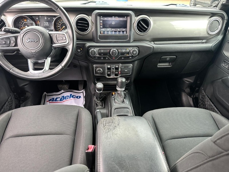 Jeep Wrangler Unlimited Vehicle Full-screen Gallery Image 11