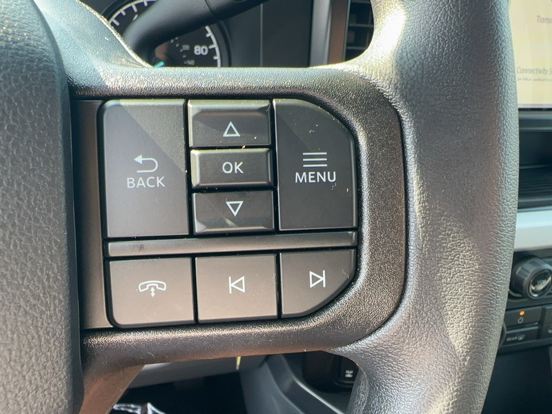 Ford Super Duty F-250 SRW Vehicle Full-screen Gallery Image 14