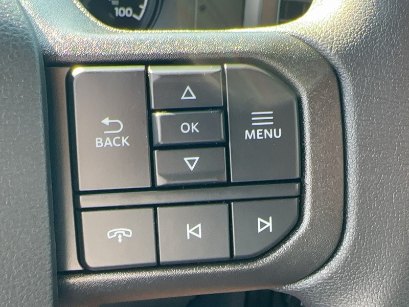Ford Super Duty F-250 SRW Vehicle Full-screen Gallery Image 14
