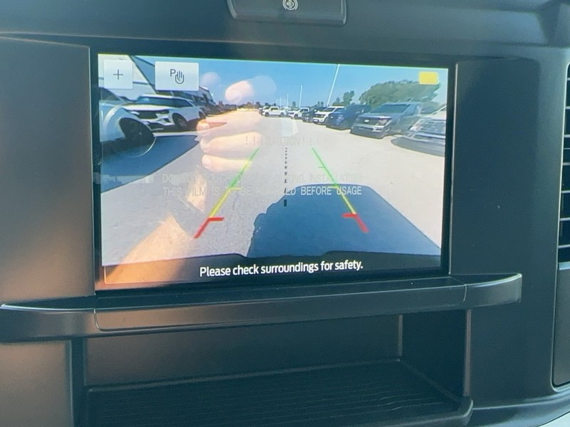 Ford Super Duty F-250 SRW Vehicle Full-screen Gallery Image 15
