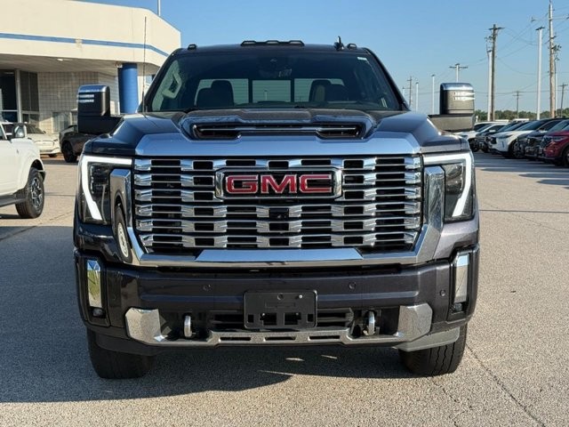 GMC Sierra 3500HD Vehicle Full-screen Gallery Image 9