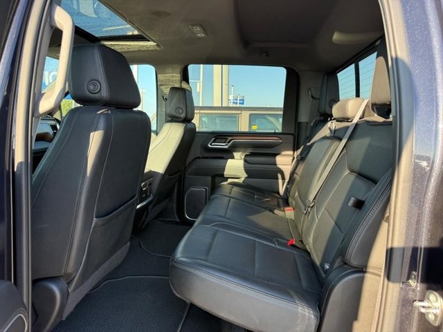 GMC Sierra 3500HD Vehicle Full-screen Gallery Image 10