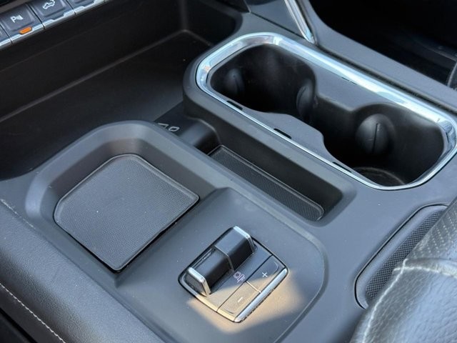 GMC Sierra 3500HD Vehicle Full-screen Gallery Image 21