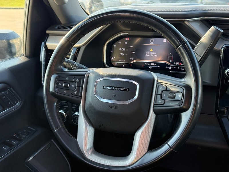 GMC Sierra 3500HD Vehicle Full-screen Gallery Image 14