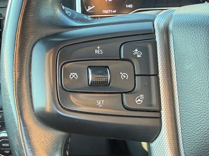 GMC Sierra 3500HD Vehicle Full-screen Gallery Image 15
