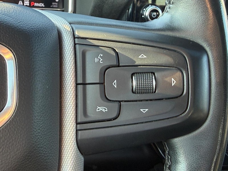 GMC Sierra 3500HD Vehicle Full-screen Gallery Image 16