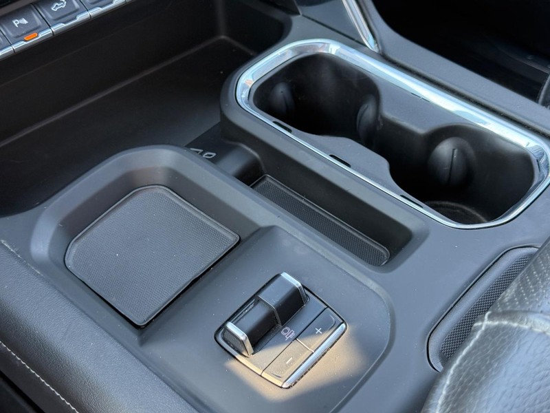 GMC Sierra 3500HD Vehicle Full-screen Gallery Image 21