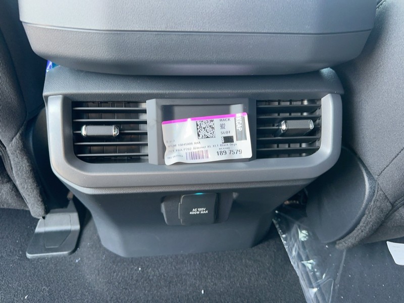 Ford F-150 Vehicle Full-screen Gallery Image 5