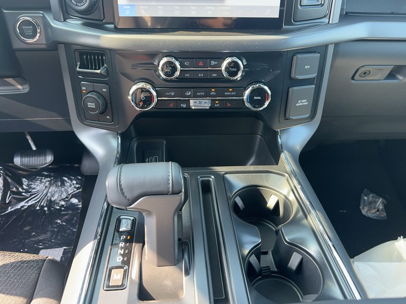 Ford F-150 Vehicle Full-screen Gallery Image 9