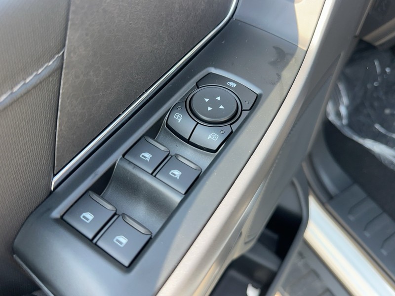 Ford F-150 Vehicle Full-screen Gallery Image 11