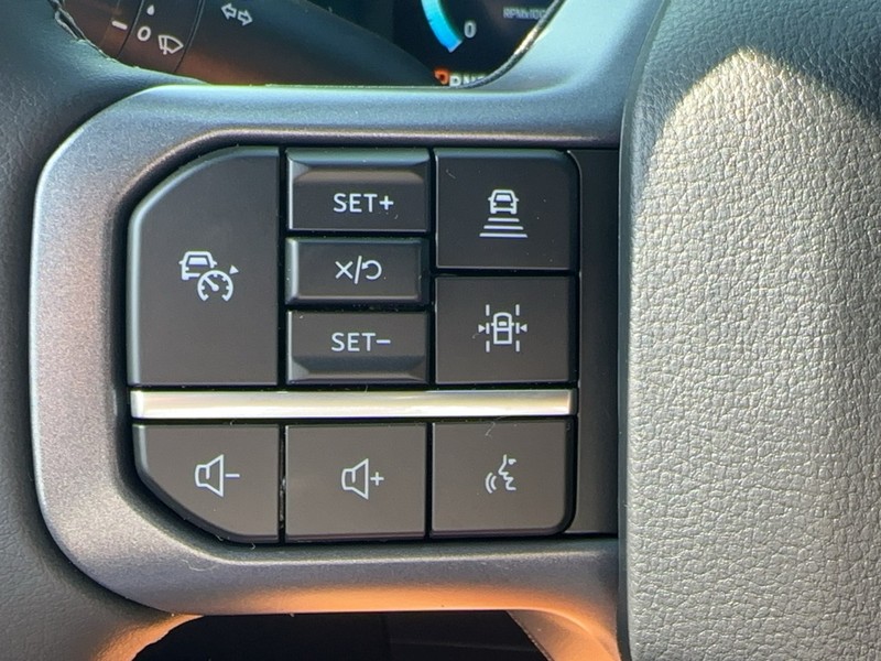 Ford F-150 Vehicle Full-screen Gallery Image 13