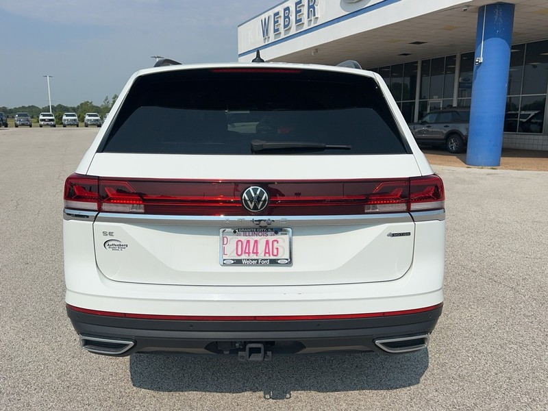 Volkswagen Atlas Vehicle Full-screen Gallery Image 4