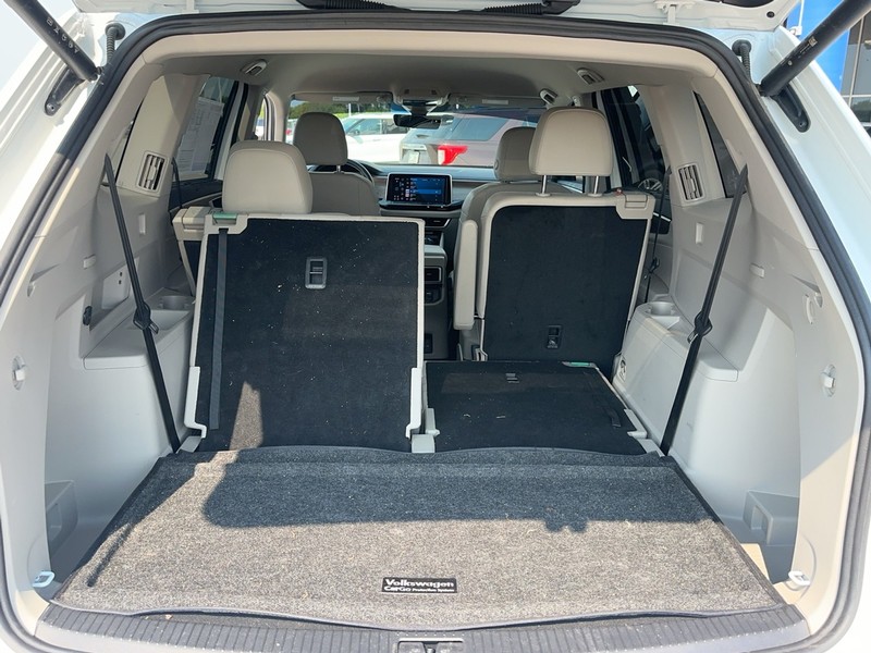 Volkswagen Atlas Vehicle Full-screen Gallery Image 5