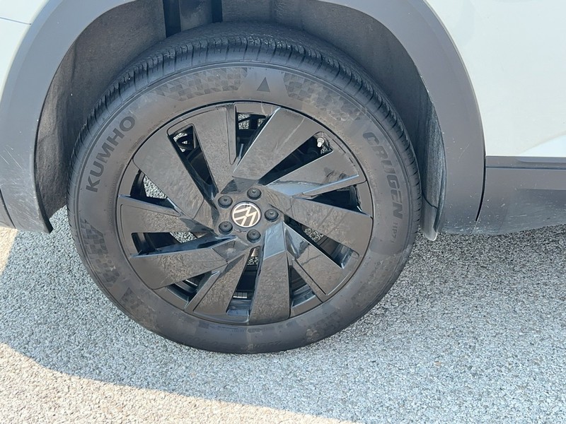 Volkswagen Atlas Vehicle Full-screen Gallery Image 6