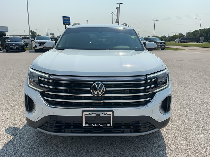 Volkswagen Atlas Vehicle Full-screen Gallery Image 9