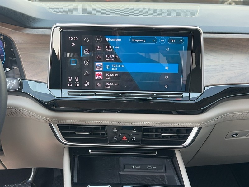 Volkswagen Atlas Vehicle Full-screen Gallery Image 14