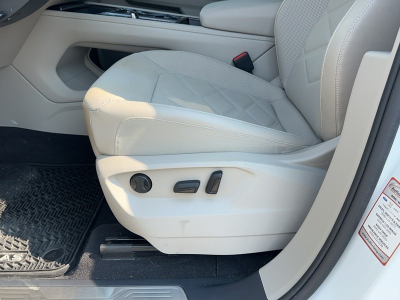 Volkswagen Atlas Vehicle Full-screen Gallery Image 17