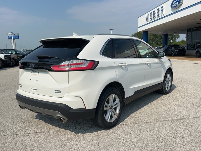 Ford Edge Vehicle Full-screen Gallery Image 7