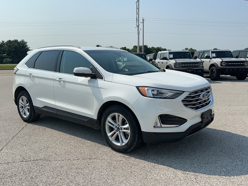 Ford Edge Vehicle Full-screen Gallery Image 8