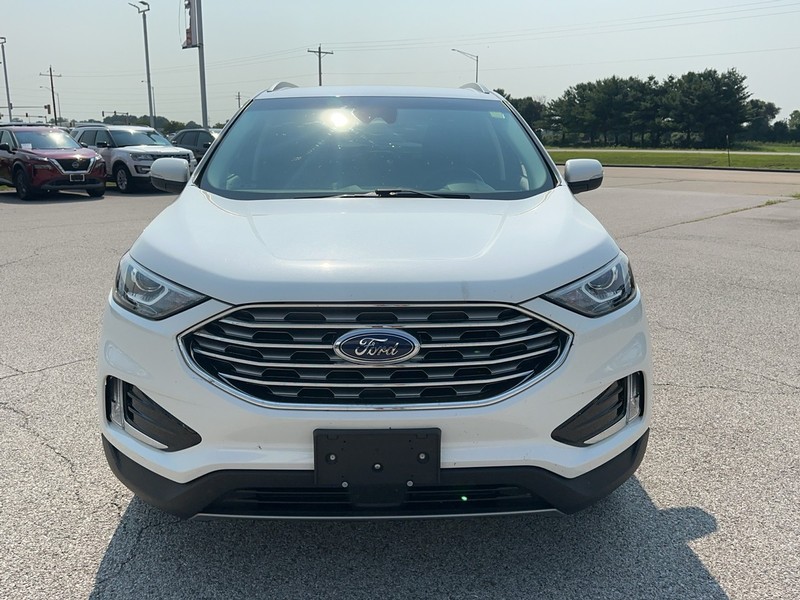 Ford Edge Vehicle Full-screen Gallery Image 9