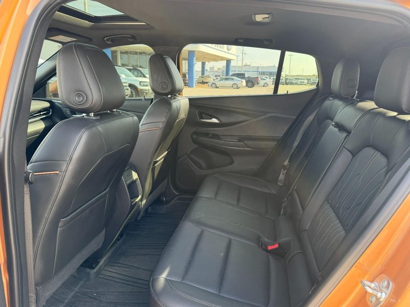 Buick Envista Vehicle Full-screen Gallery Image 10