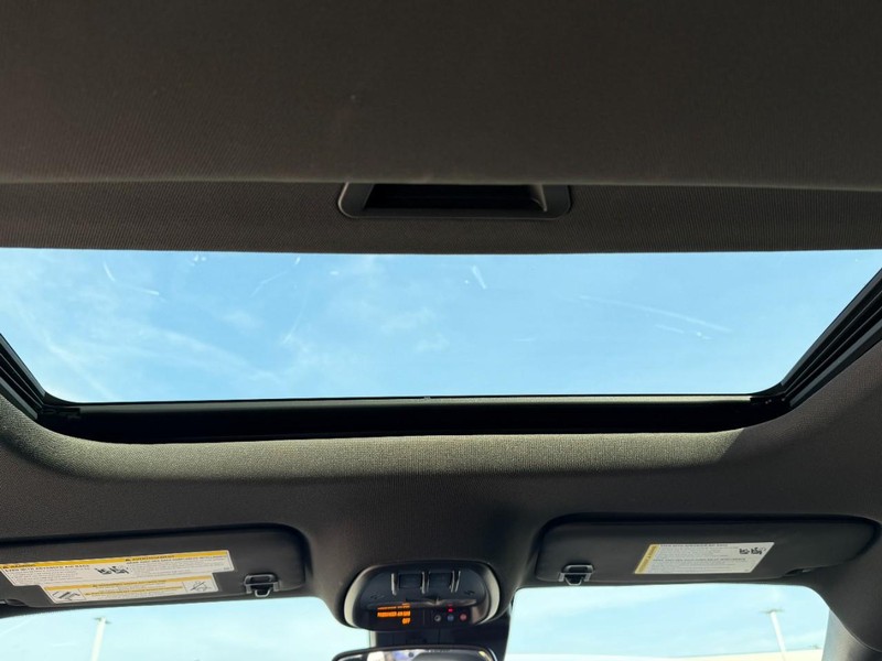 Buick Envista Vehicle Full-screen Gallery Image 11