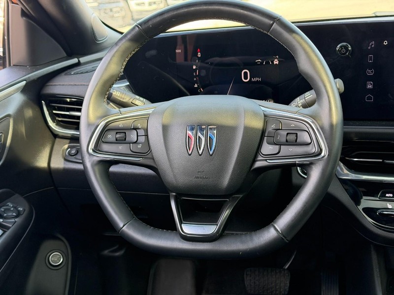 Buick Envista Vehicle Full-screen Gallery Image 13