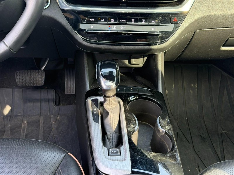 Buick Envista Vehicle Full-screen Gallery Image 15