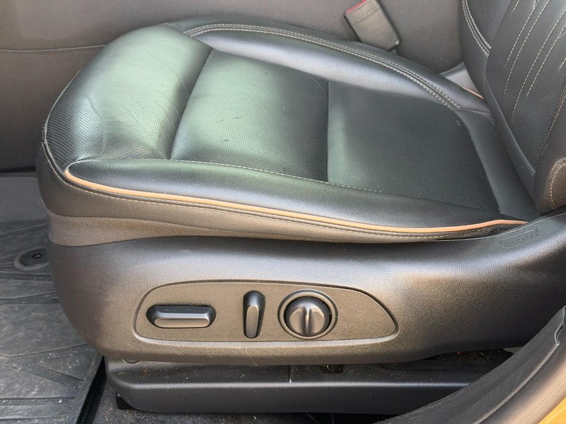 Buick Envista Vehicle Full-screen Gallery Image 18