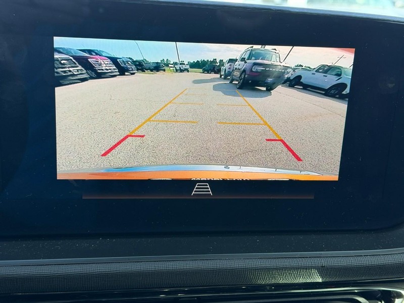 Buick Envista Vehicle Full-screen Gallery Image 23