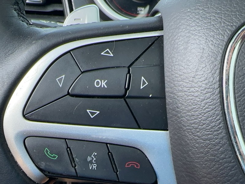 Dodge Challenger Vehicle Full-screen Gallery Image 18