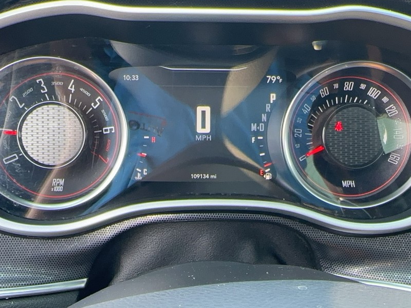 Dodge Challenger Vehicle Full-screen Gallery Image 20