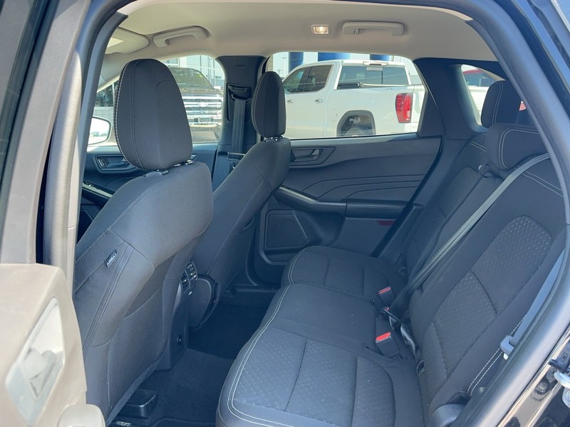Ford Escape Vehicle Full-screen Gallery Image 10