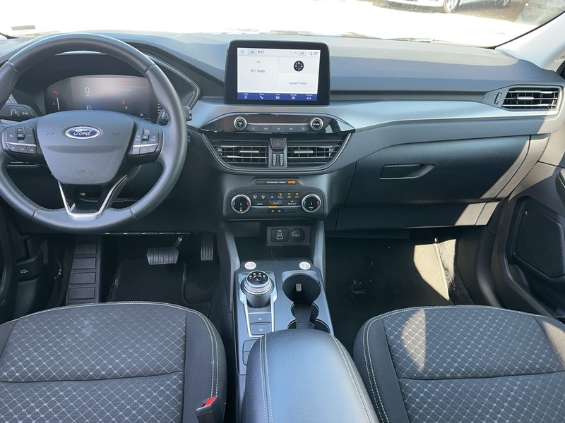 Ford Escape Vehicle Full-screen Gallery Image 12