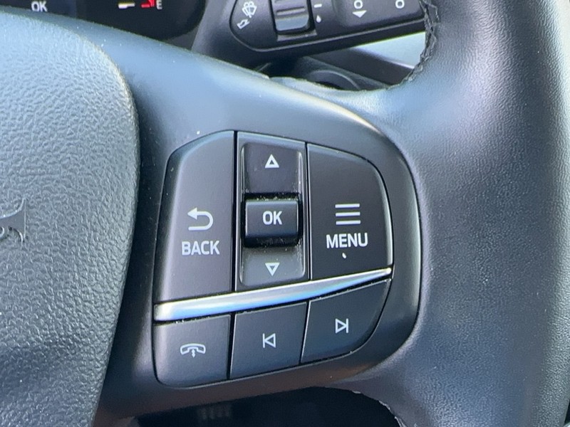 Ford Escape Vehicle Full-screen Gallery Image 21
