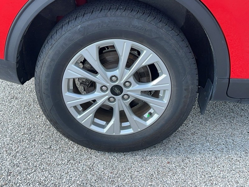 Ford Escape Vehicle Full-screen Gallery Image 6
