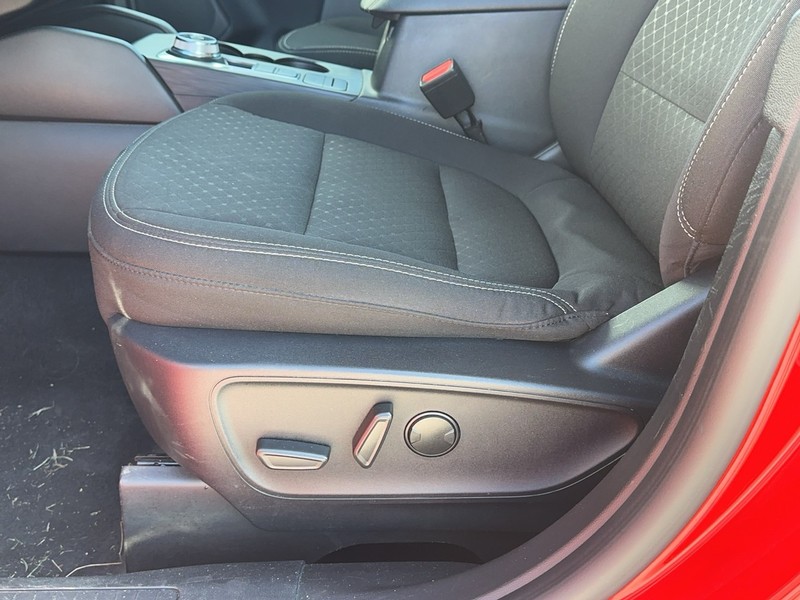 Ford Escape Vehicle Full-screen Gallery Image 17
