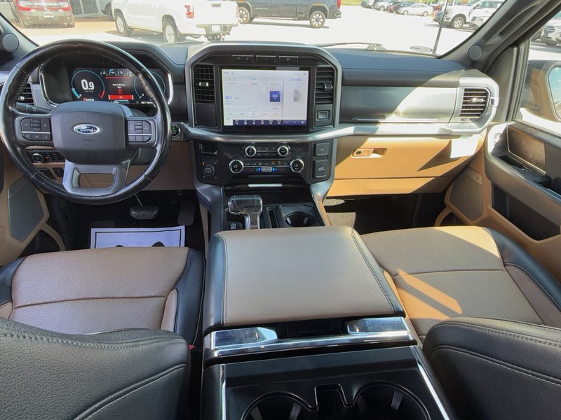 Ford F-150 Vehicle Full-screen Gallery Image 12