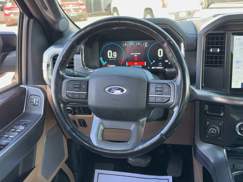 Ford F-150 Vehicle Full-screen Gallery Image 13