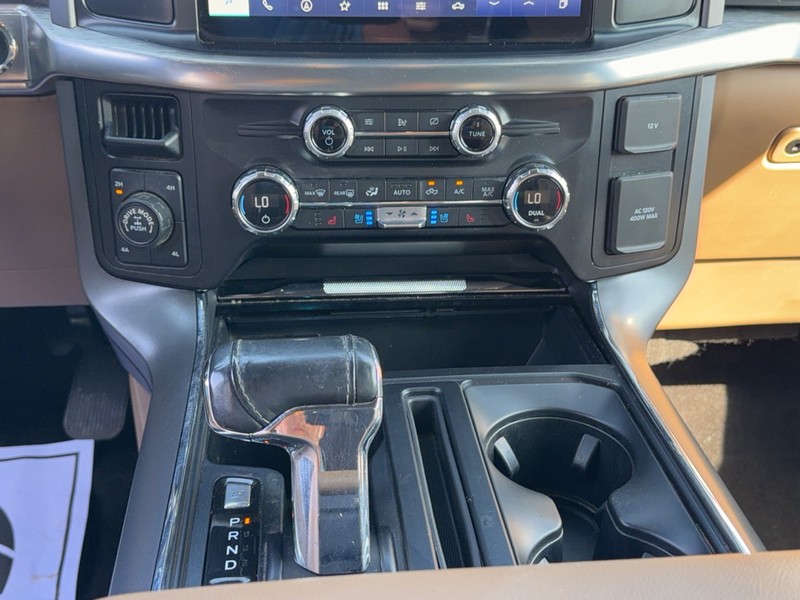 Ford F-150 Vehicle Full-screen Gallery Image 15