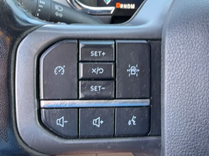Ford F-150 Vehicle Full-screen Gallery Image 21