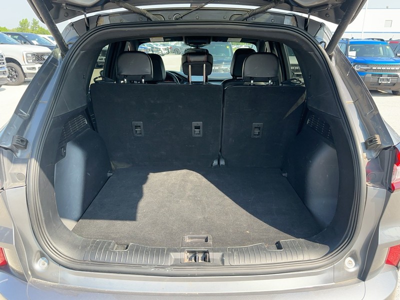 Ford Escape Vehicle Full-screen Gallery Image 5