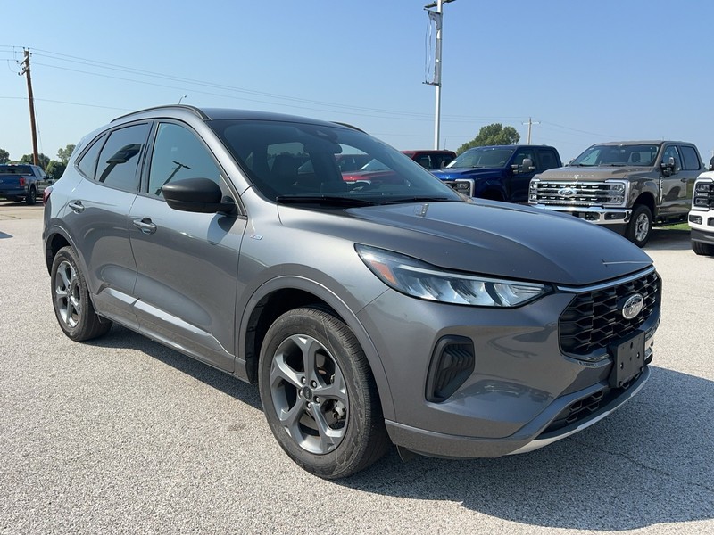 Ford Escape Vehicle Full-screen Gallery Image 8