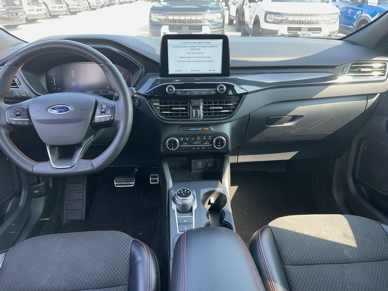 Ford Escape Vehicle Full-screen Gallery Image 11