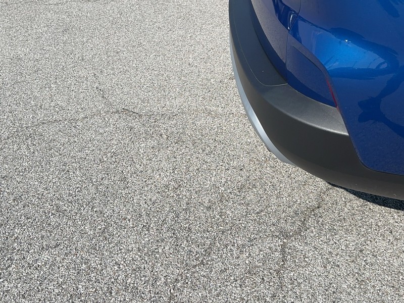 Ford Escape Vehicle Full-screen Gallery Image 7