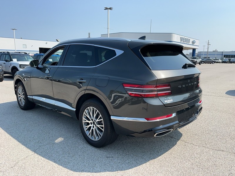 Genesis GV80 Vehicle Full-screen Gallery Image 3
