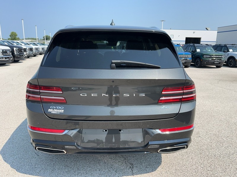 Genesis GV80 Vehicle Full-screen Gallery Image 4
