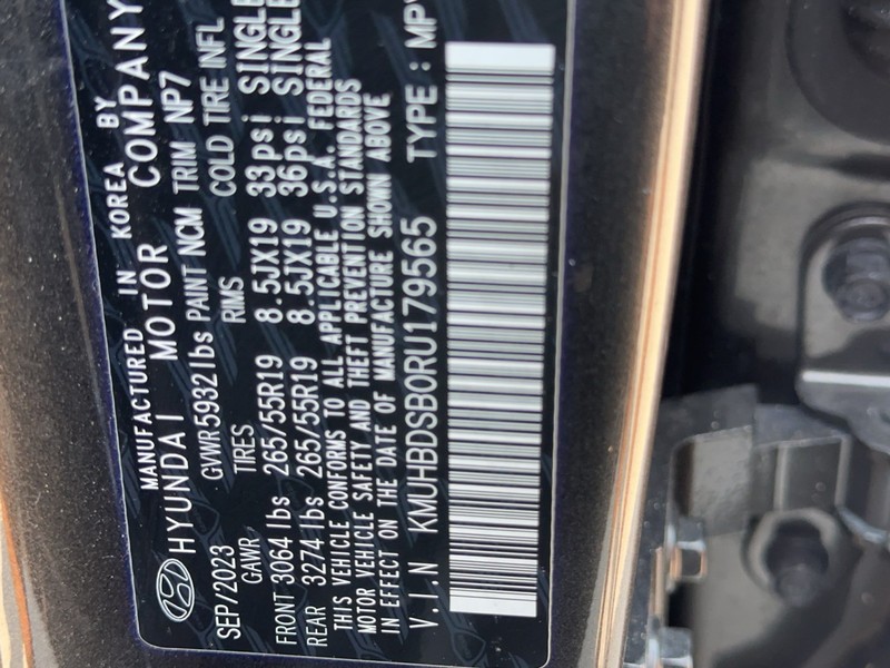 Genesis GV80 Vehicle Full-screen Gallery Image 20