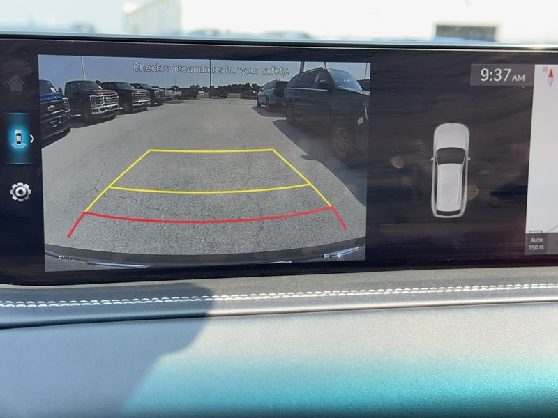 Genesis GV80 Vehicle Full-screen Gallery Image 24