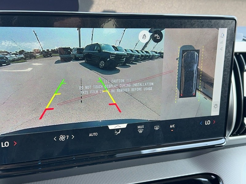 Ford Expedition Vehicle Full-screen Gallery Image 15